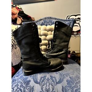 Dr Martens Dark Grey Pink Floral Interior Triumph size 9/EU 41